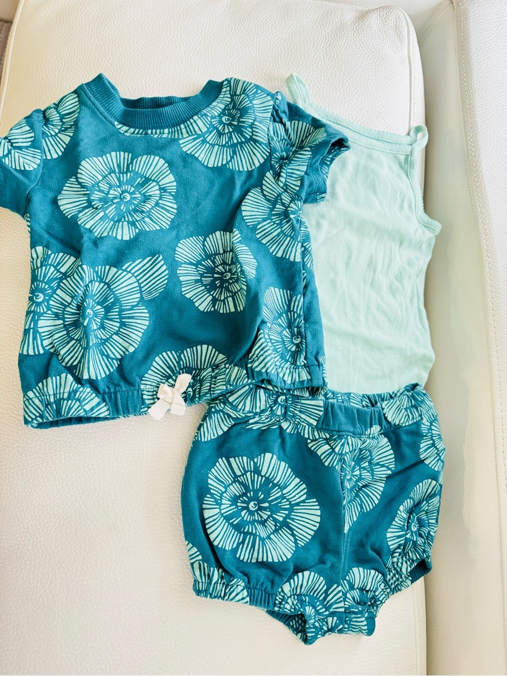 Carter’s Teal Floral 3-pc Set for kids - Short Sleeve Top, onesie & Shorts 12M